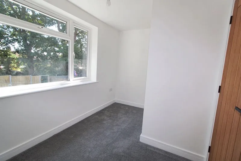 By The Wood Calmore, Southampton SO40 2FQ, photo 9