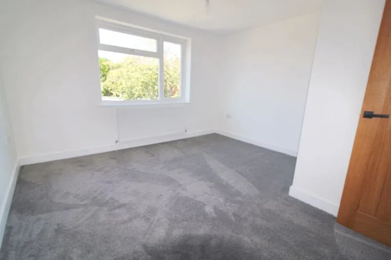 By The Wood Calmore, Southampton SO40 2FQ, photo 13