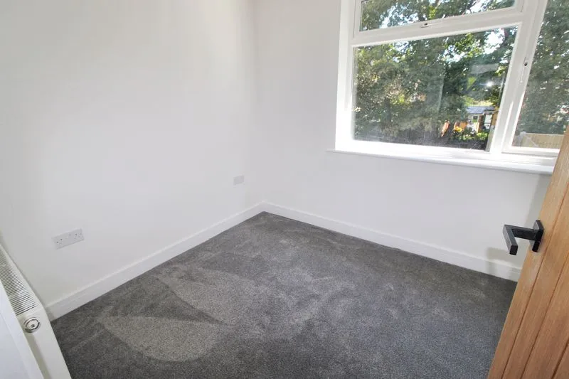 By The Wood Calmore, Southampton SO40 2FQ, photo 8