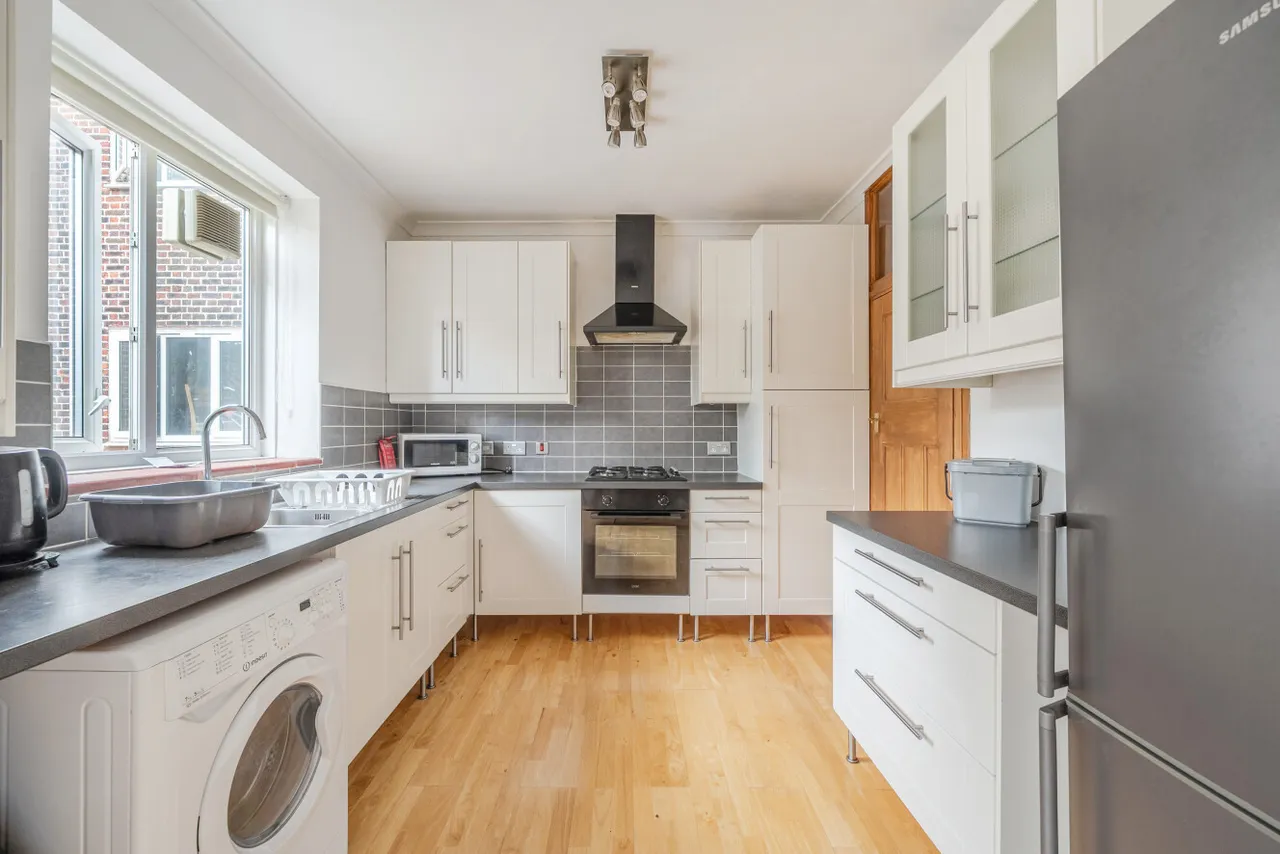St. John's Drive, Earlsfield, SW18, photo 2