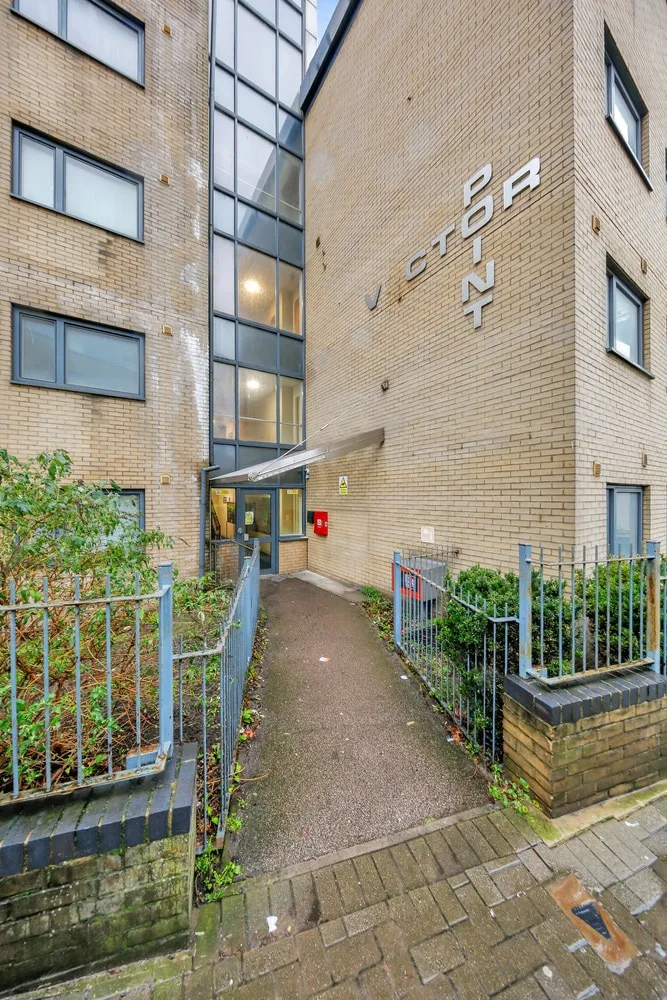 Flat 10 Vector Point, 1-5 Hainault Bridge Parade, London, IG1 4GF, photo 16