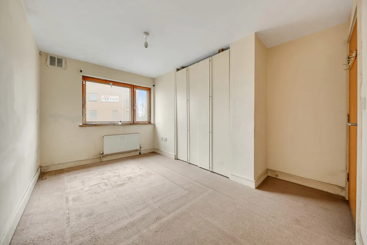 Flat 10 Vector Point, 1-5 Hainault Bridge Parade, London, IG1 4GF, photo 8