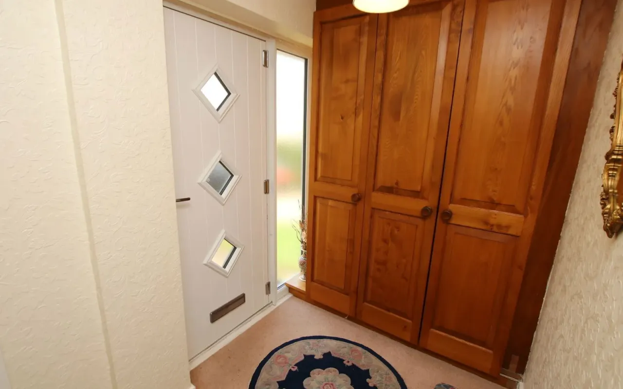 Copperas Close, Millhouse Green, photo 15