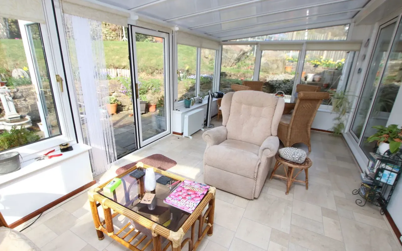 Copperas Close, Millhouse Green, photo 14