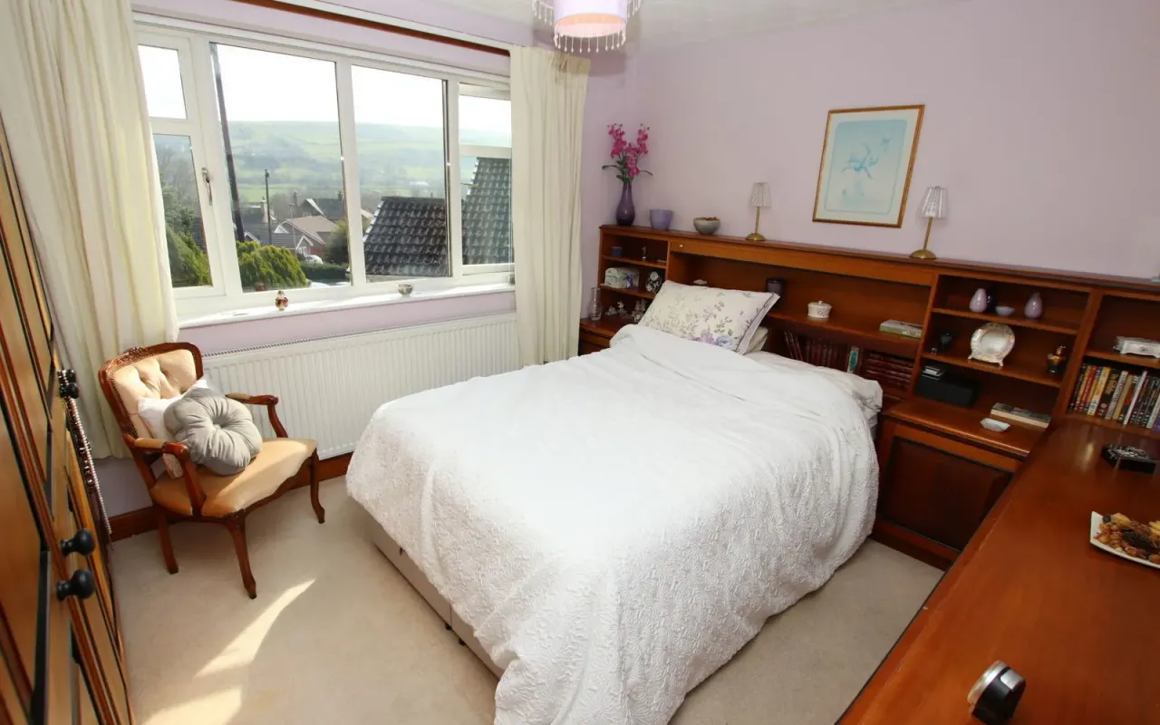 Copperas Close, Millhouse Green, photo 10