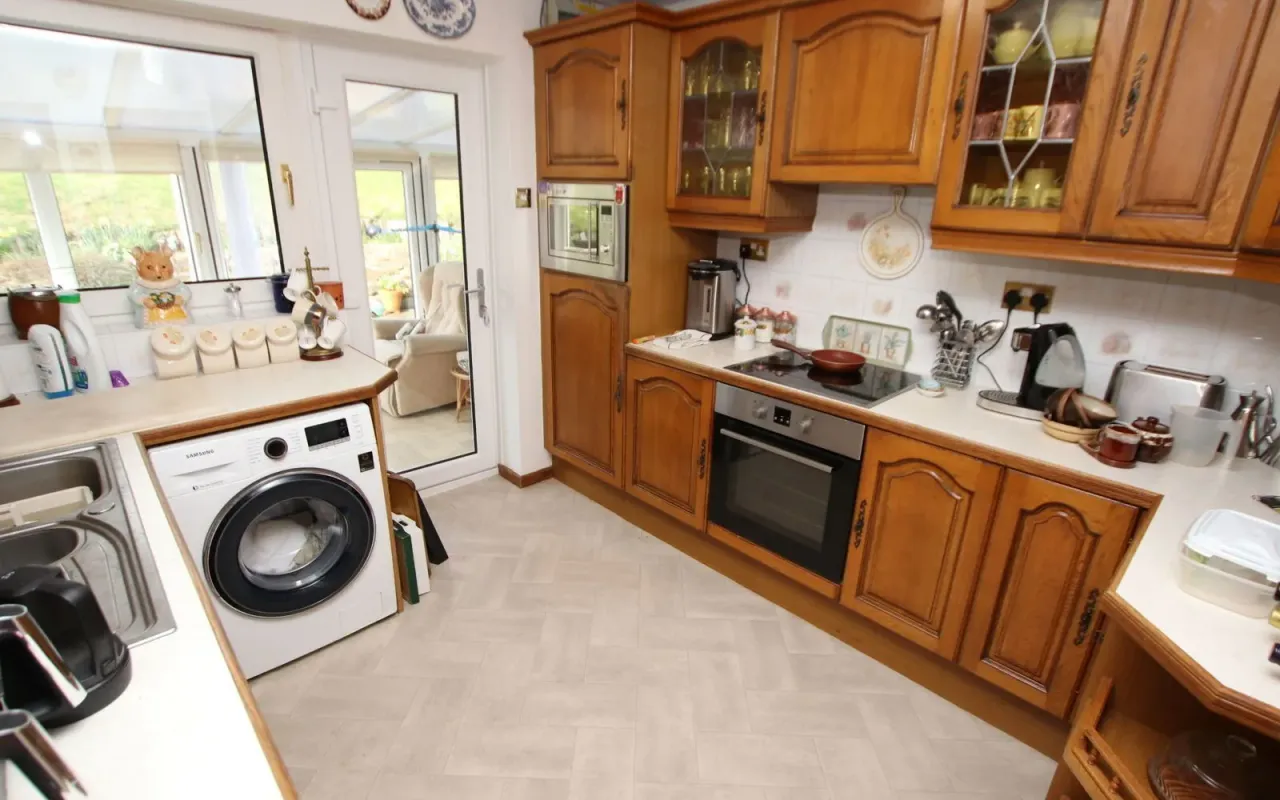 Copperas Close, Millhouse Green, photo 9