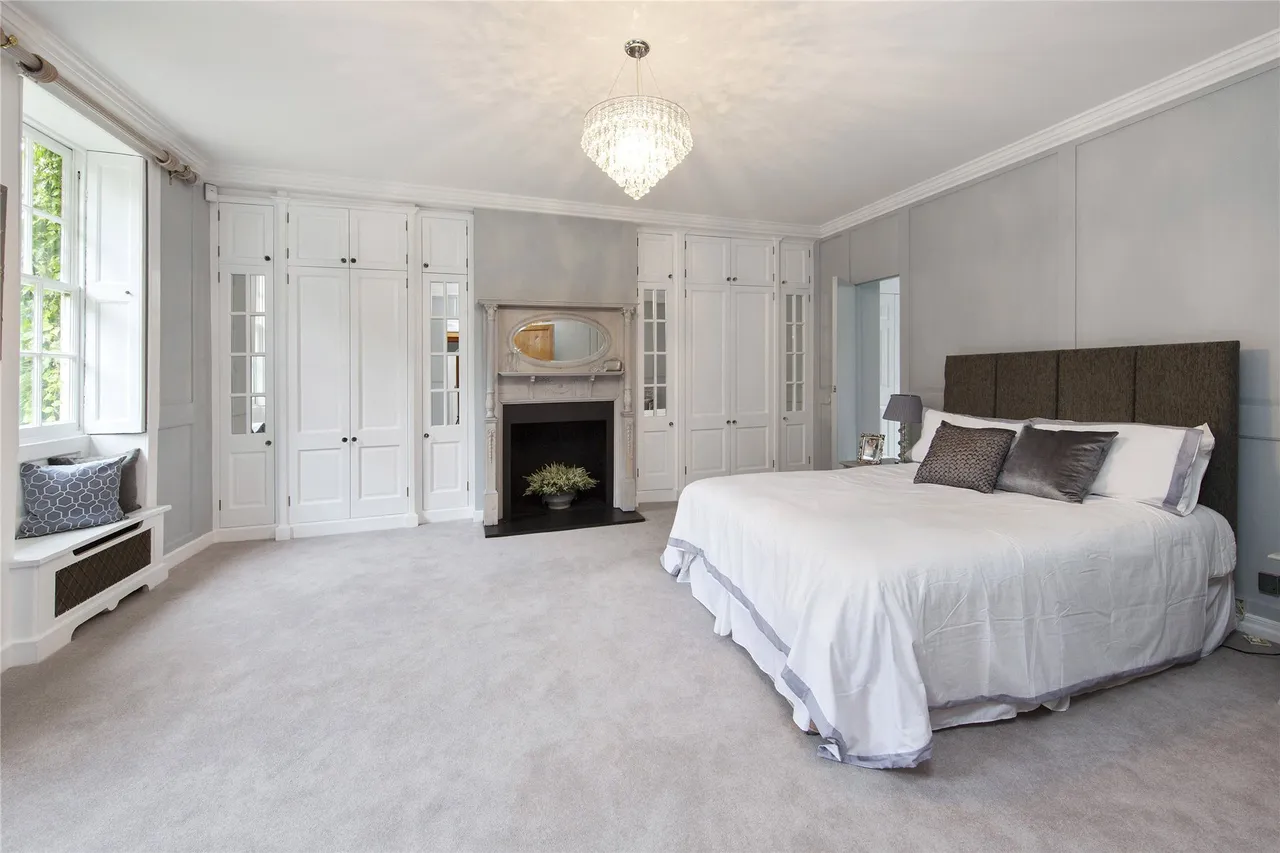 Norwood Farmhouse, Elvedon Road, Cobham, Surrey, KT11, photo 7