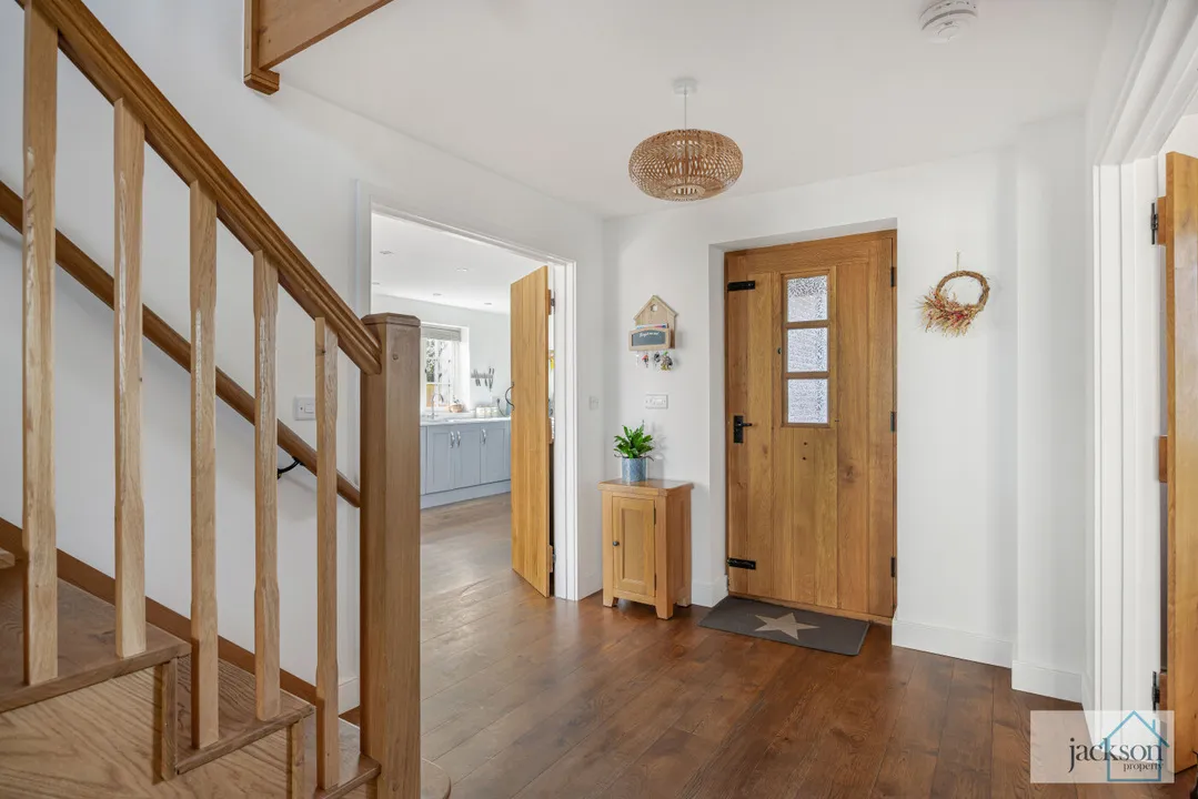 Detached Home with Double Garage, Rose Meadow, Marden, photo 16