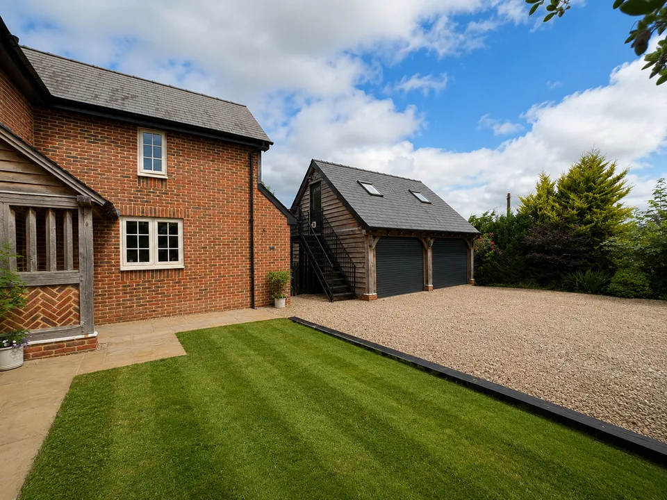 Detached Home with Double Garage, Rose Meadow, Marden, photo 29