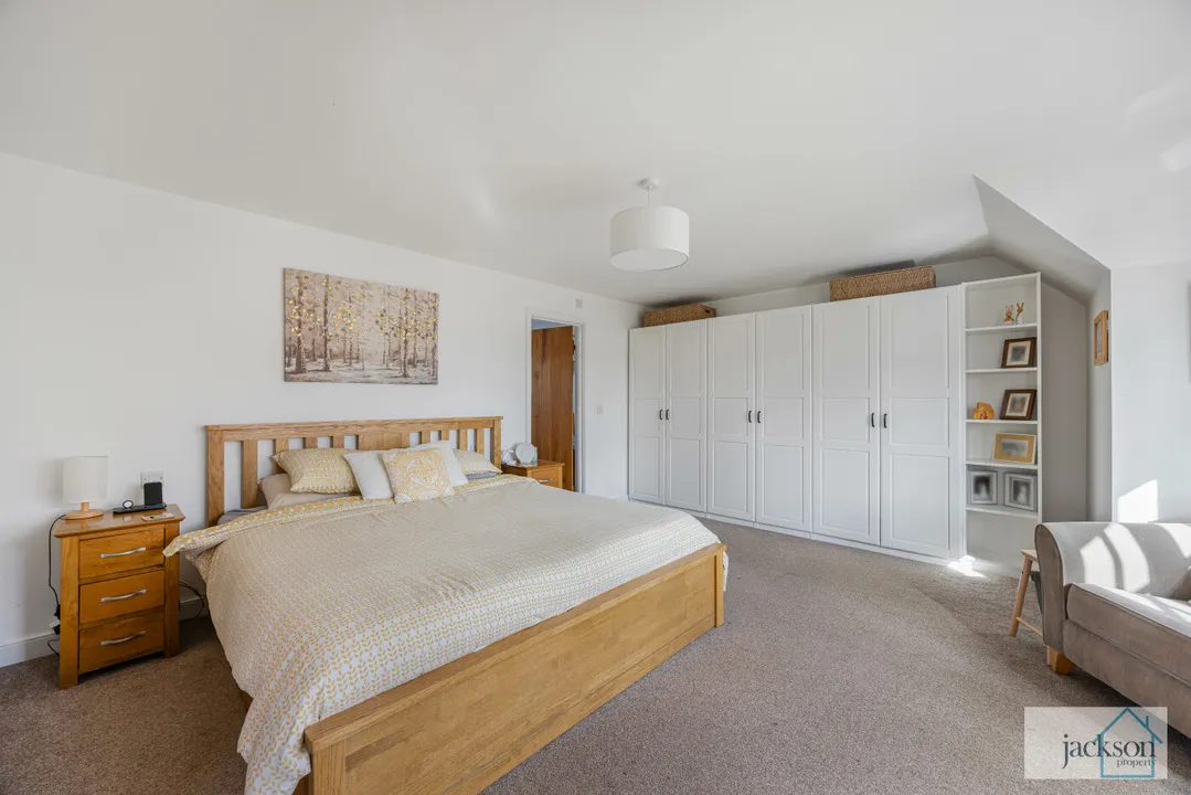 Detached Home with Double Garage, Rose Meadow, Marden, photo 20