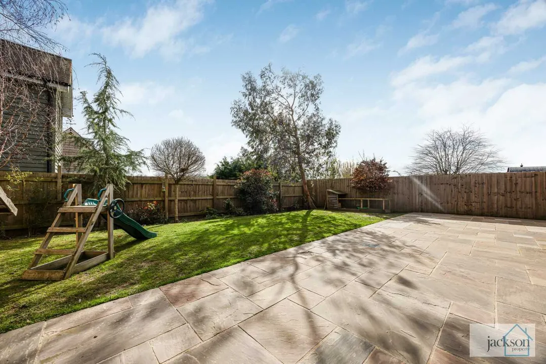 Detached Home with Double Garage, Rose Meadow, Marden, photo 56