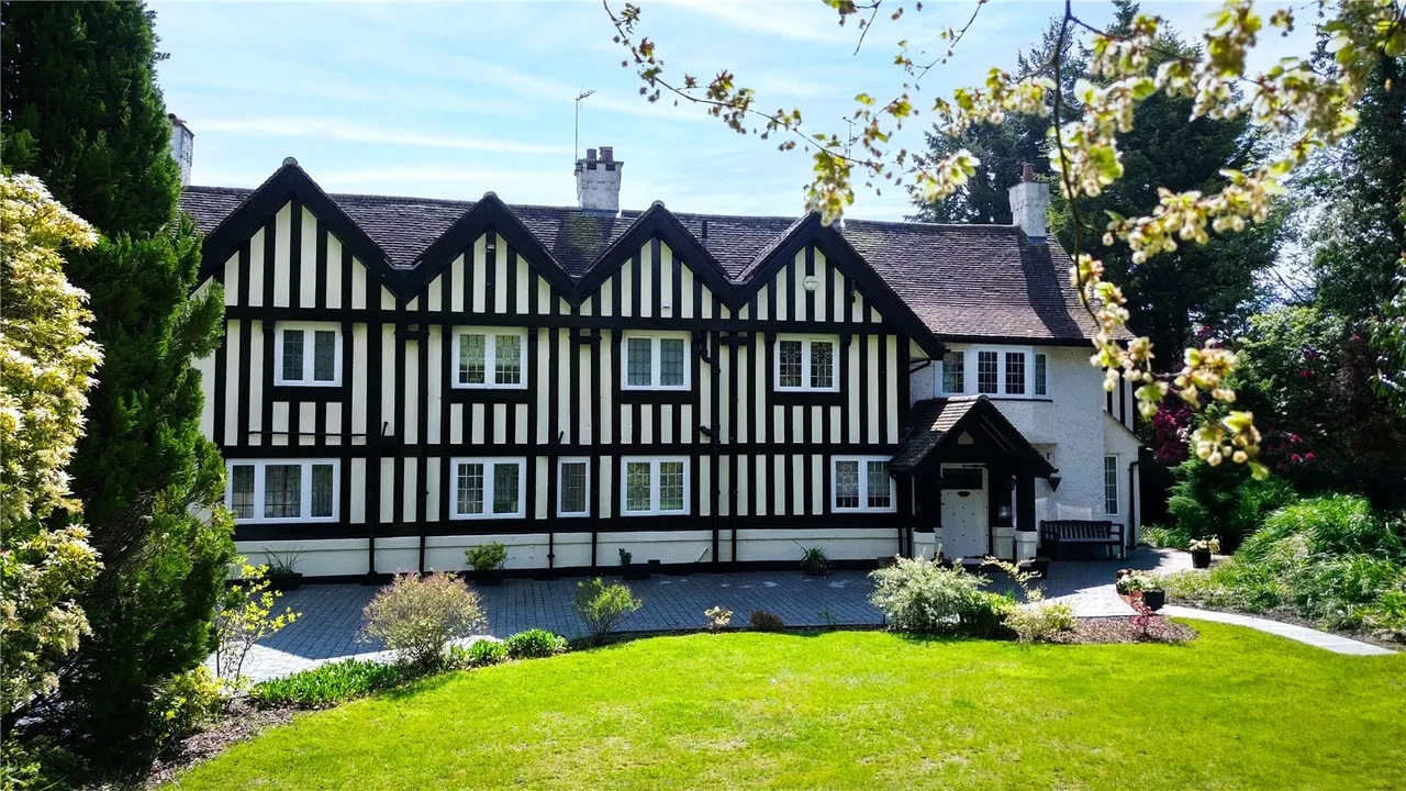 Adlington Road, Wilmslow, Cheshire, SK9 2BN, photo 36