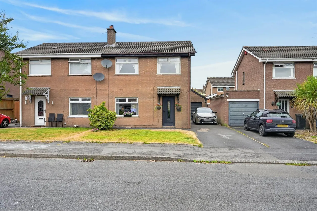 3 bed house for sale, East Mount, Newtownards, BT23
