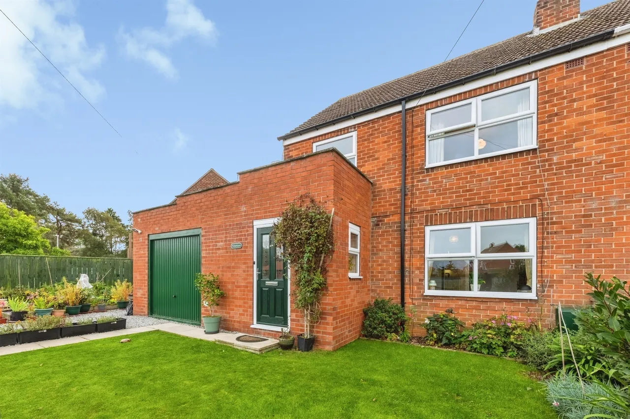South Side Villas, Ottringham, HU12, photo 15