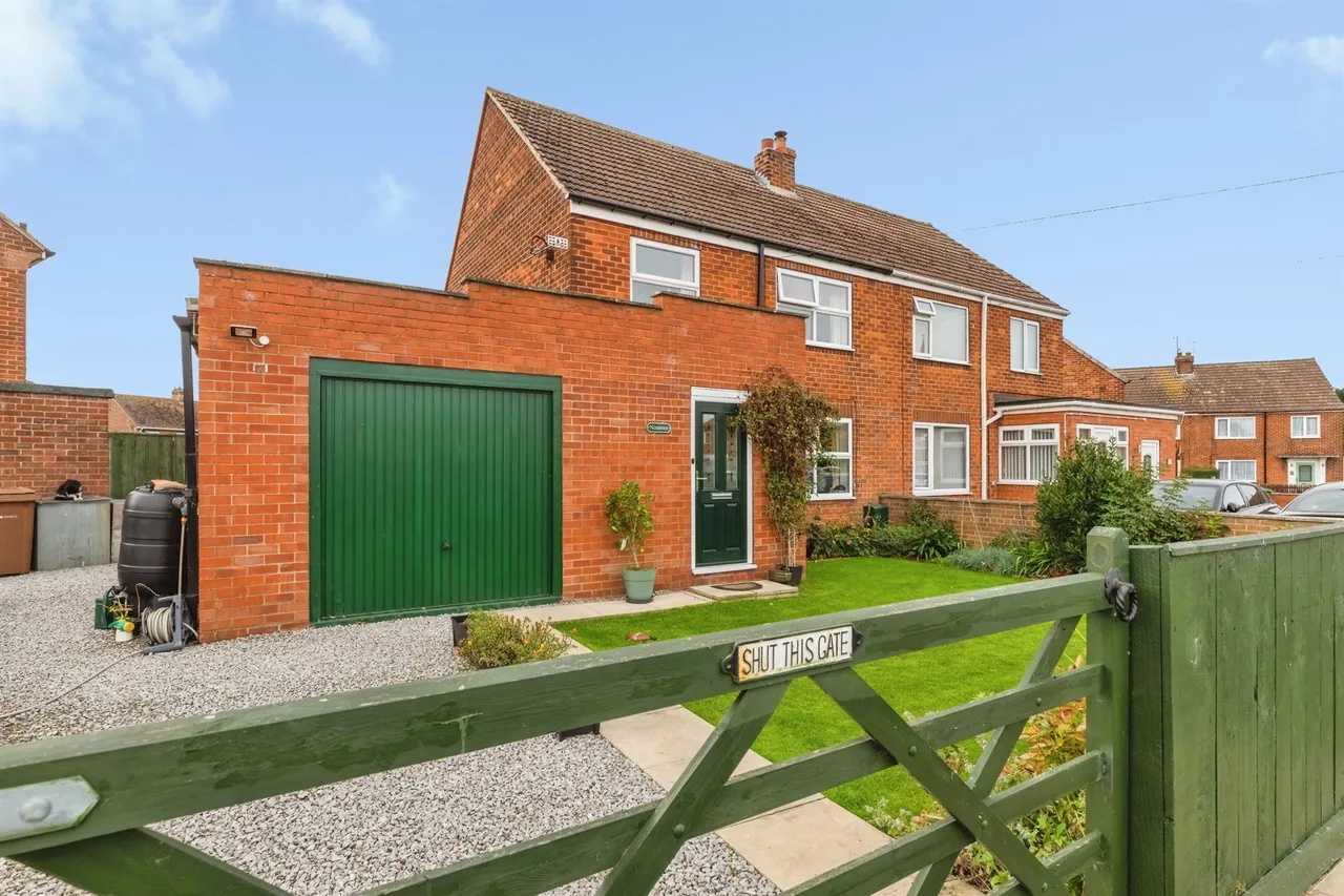 3 bed house for sale, South Side Villas, Ottringham, HU12