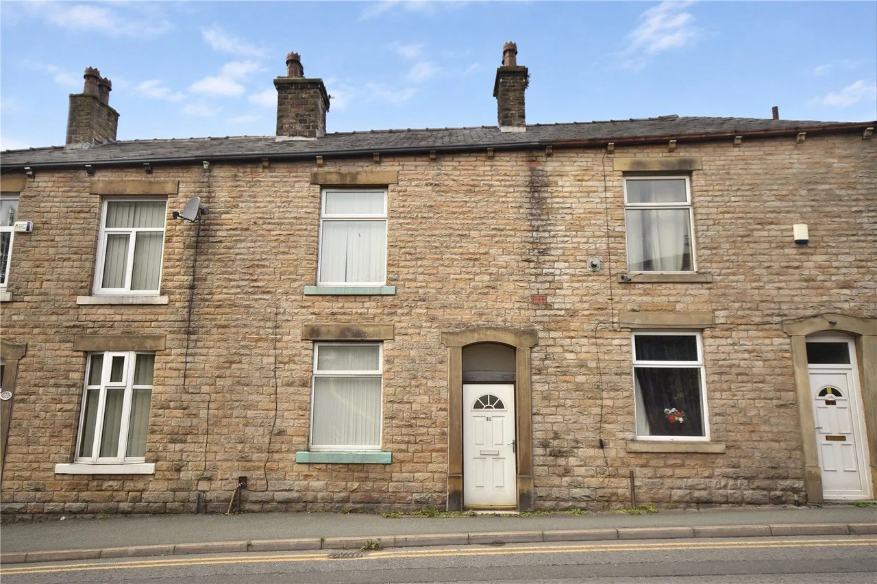2 bed house for sale, Grains Road, Shaw, OL2