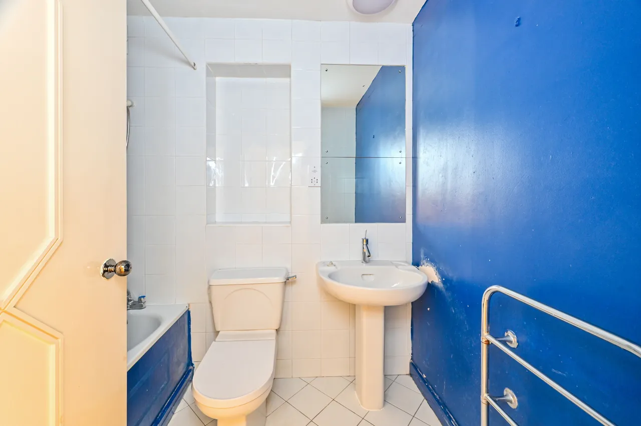 11 Aphrodite Court, Homer Drive, London, photo 6