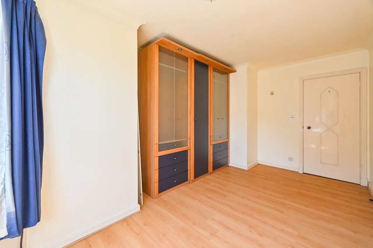 11 Aphrodite Court, Homer Drive, London, photo 9