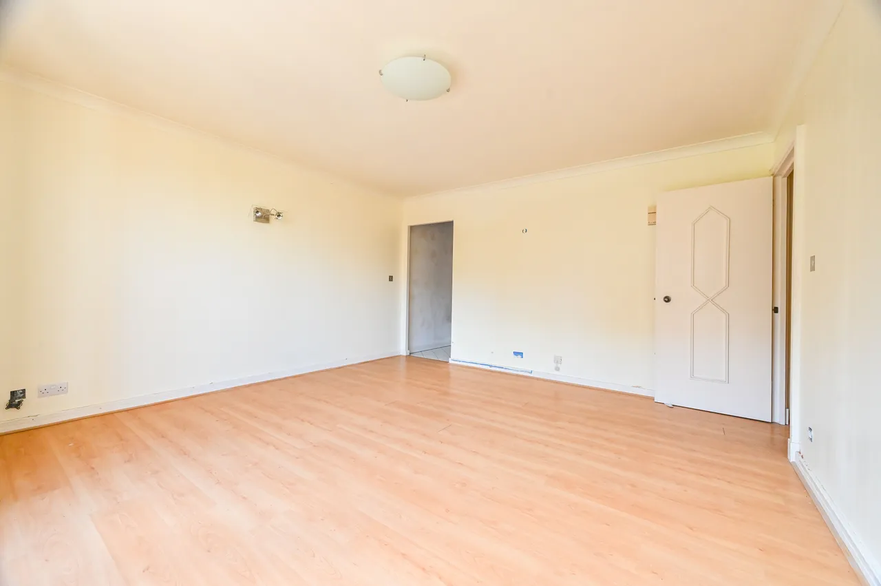 11 Aphrodite Court, Homer Drive, London, photo 8
