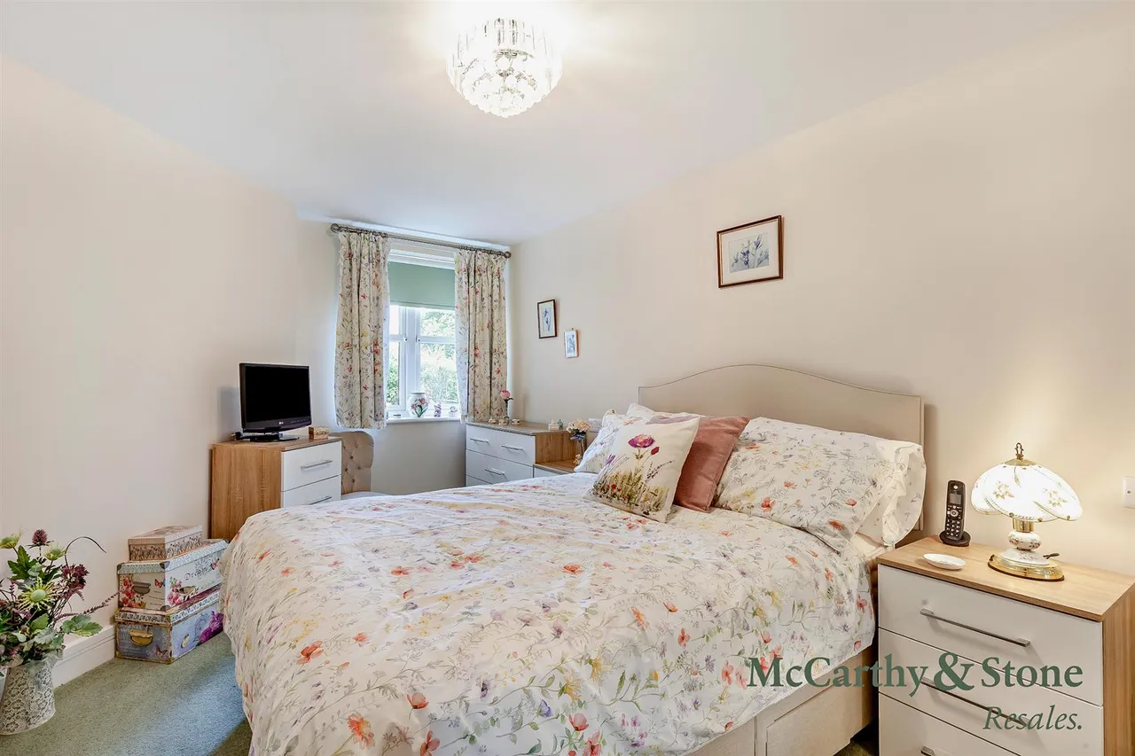 High Street, Epping, CM16, photo 6