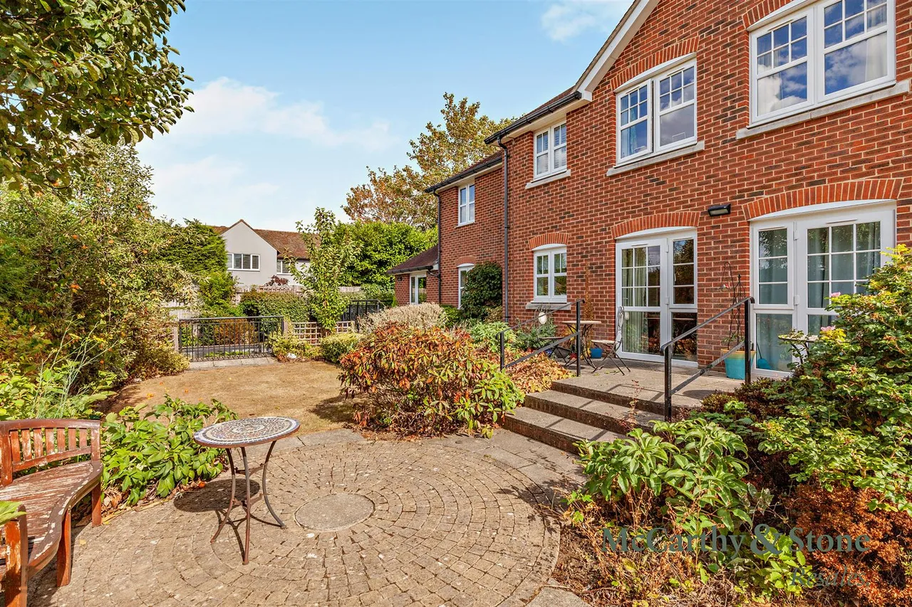 High Street, Epping, CM16, photo 9