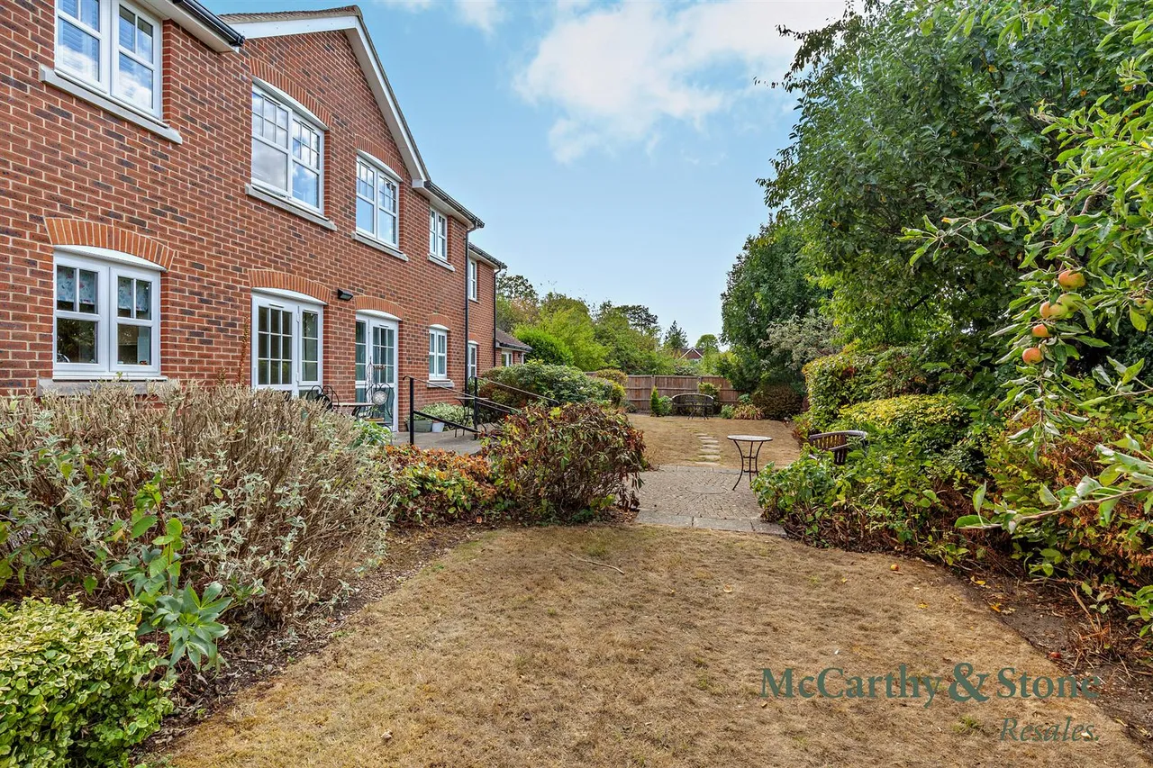 High Street, Epping, CM16, photo 10
