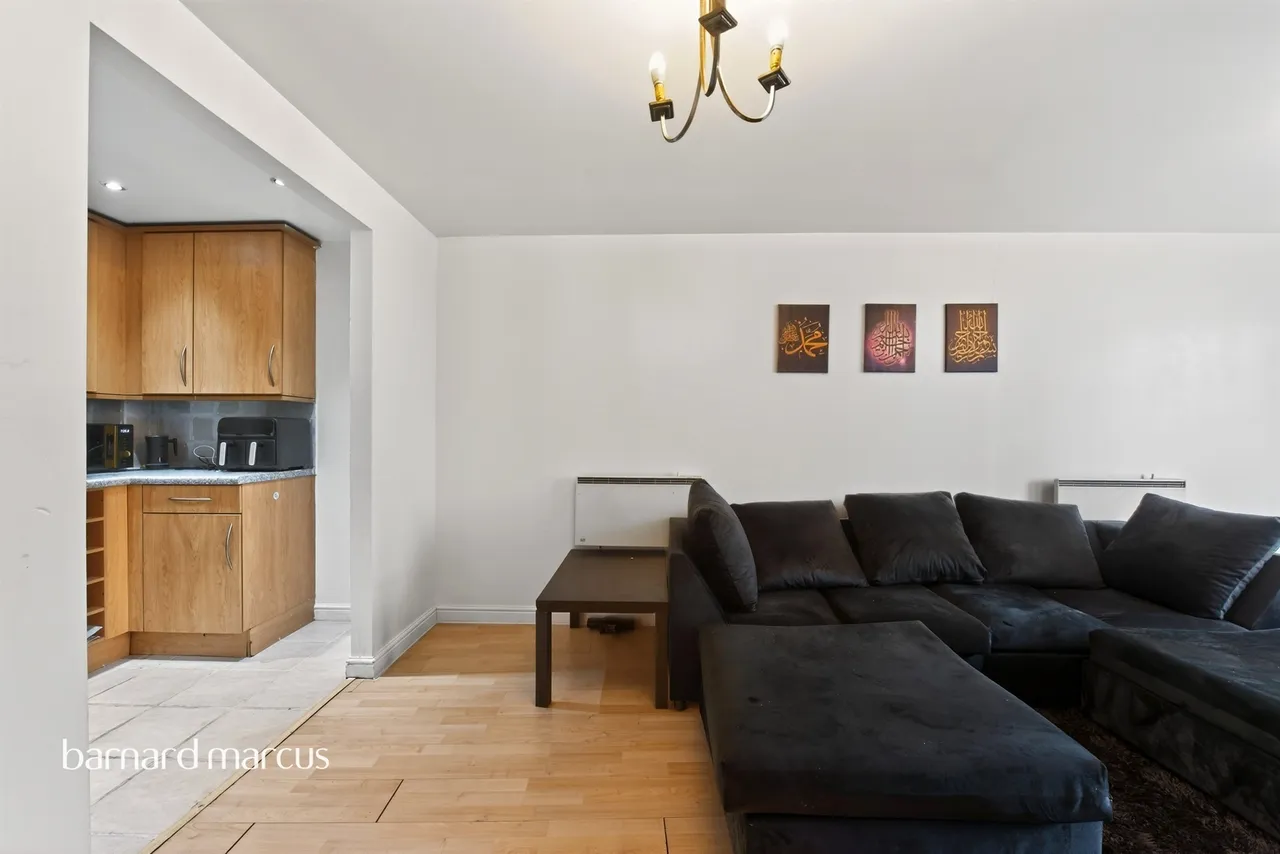 Highfield Road, Feltham, TW13, photo 3