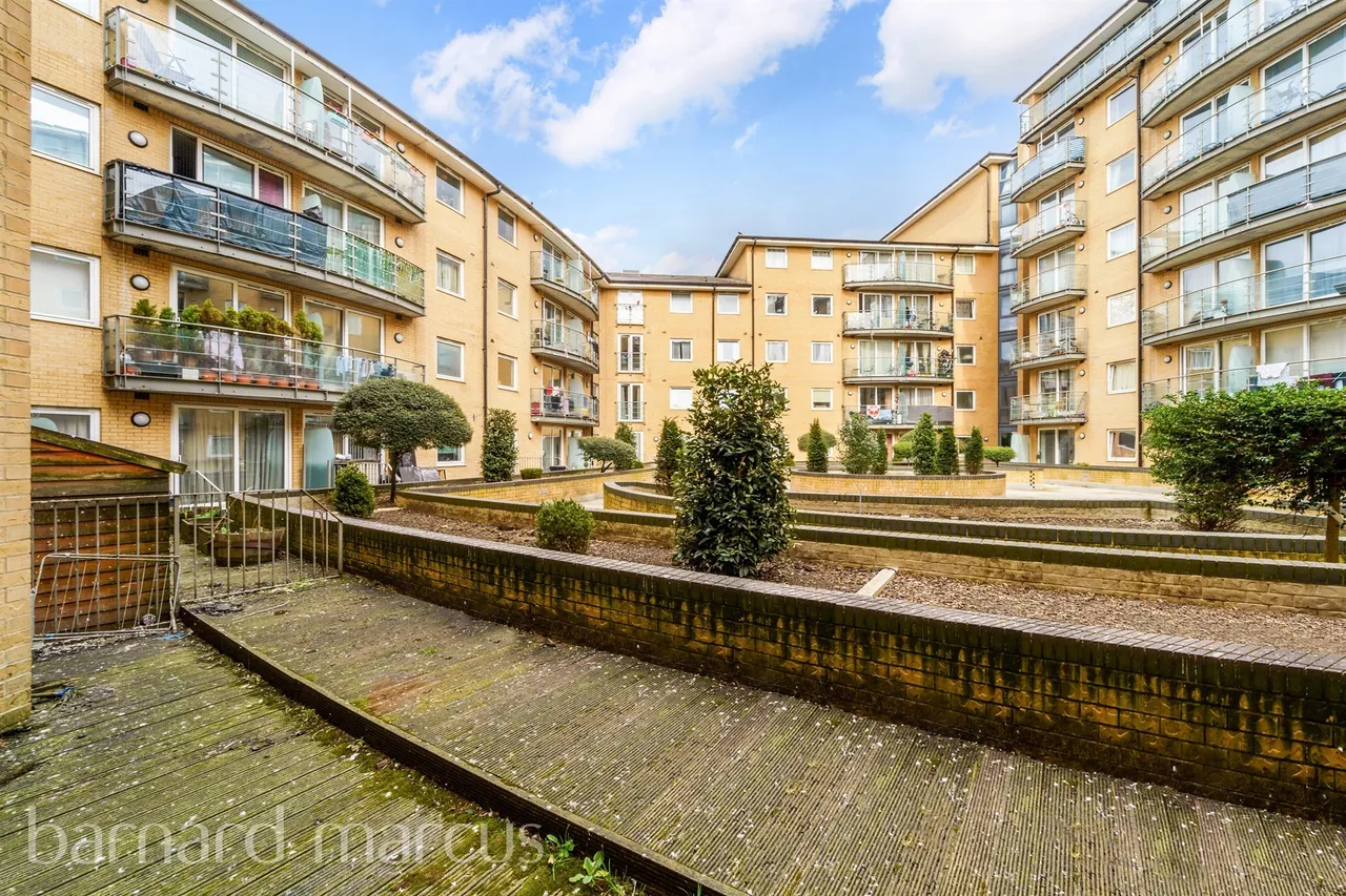 Highfield Road, Feltham, TW13, photo 8