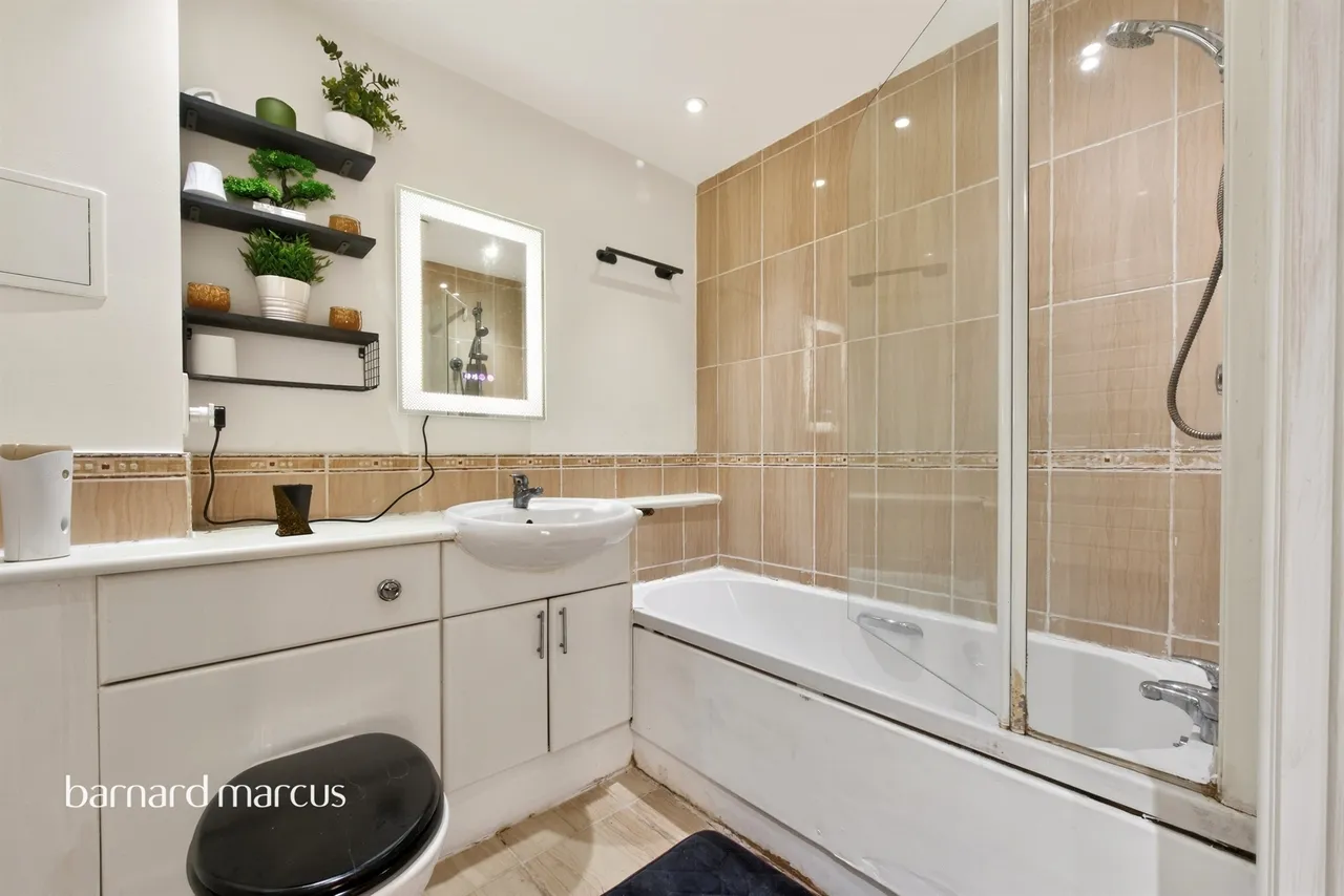 Highfield Road, Feltham, TW13, photo 7