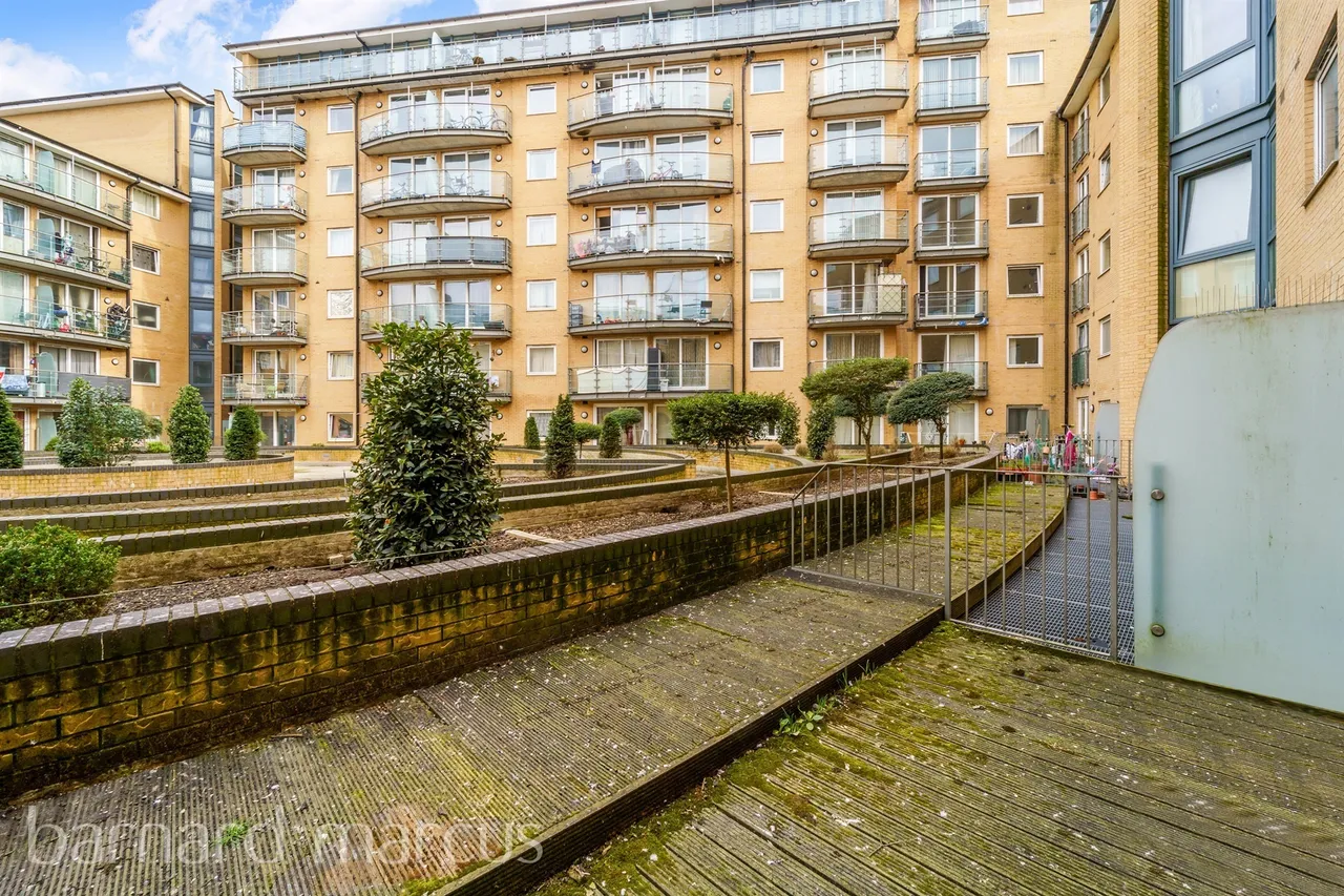 Highfield Road, Feltham, TW13, photo 9