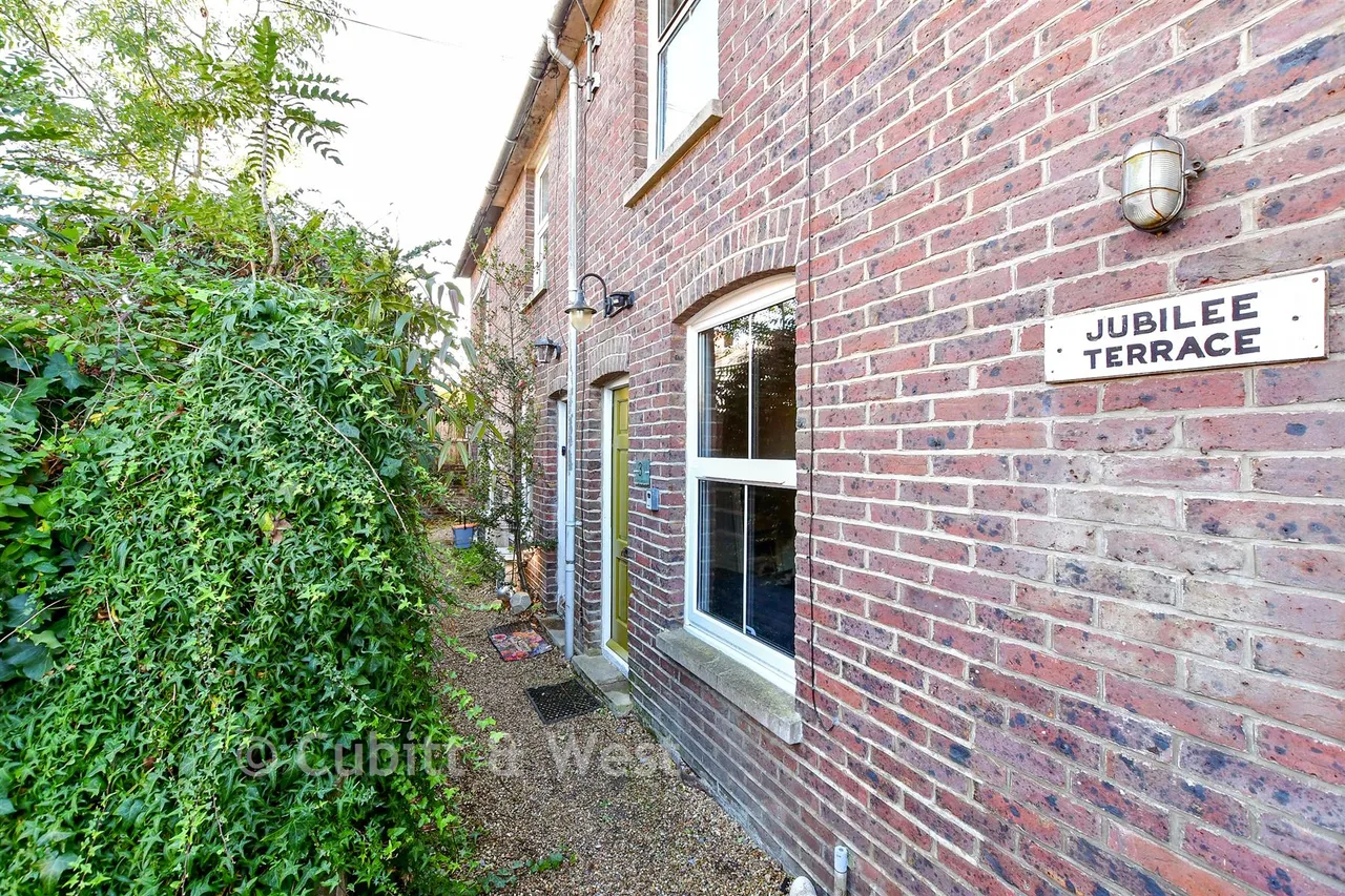 2 bed house for sale, East Street, Emsworth, PO10