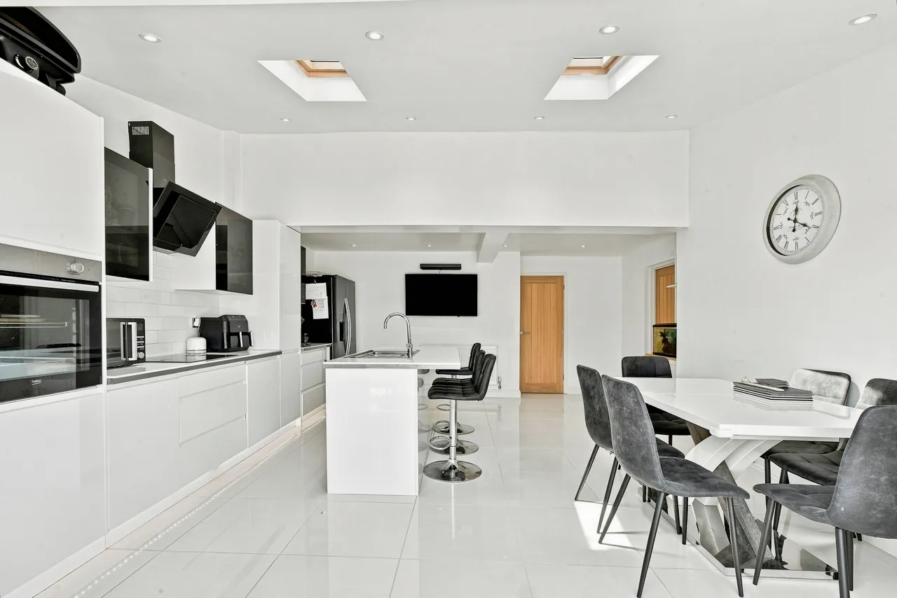 Swallowfield Avenue, Old Walcot, SN3, photo 5
