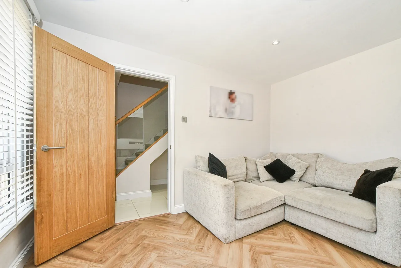 Swallowfield Avenue, Old Walcot, SN3, photo 8