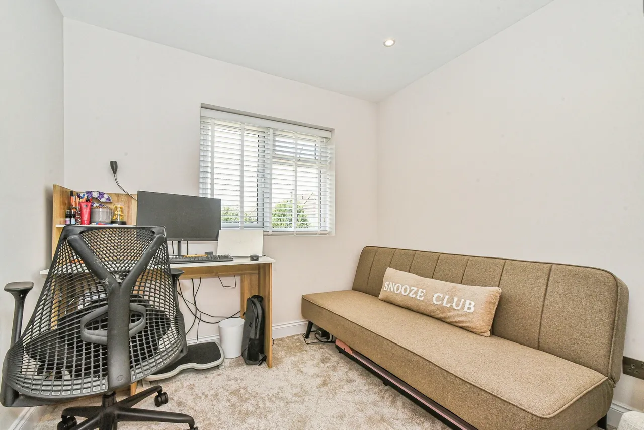 Swallowfield Avenue, Old Walcot, SN3, photo 18