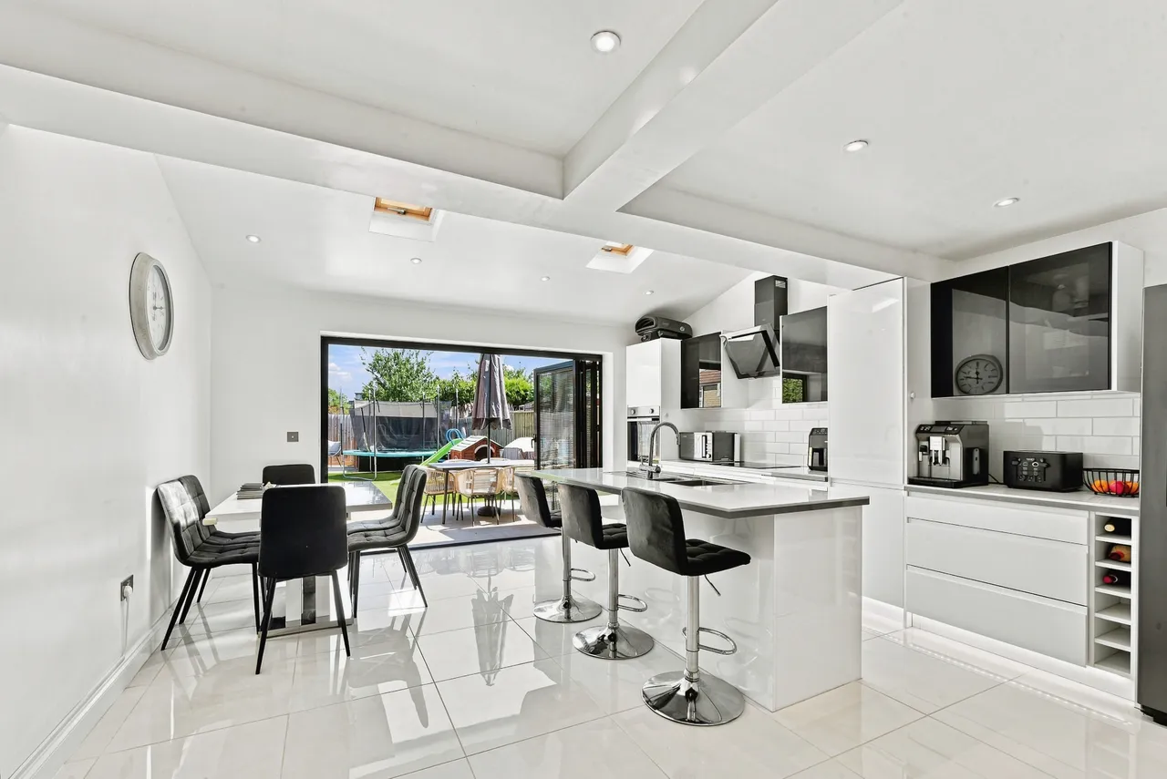 Swallowfield Avenue, Old Walcot, SN3, photo 3