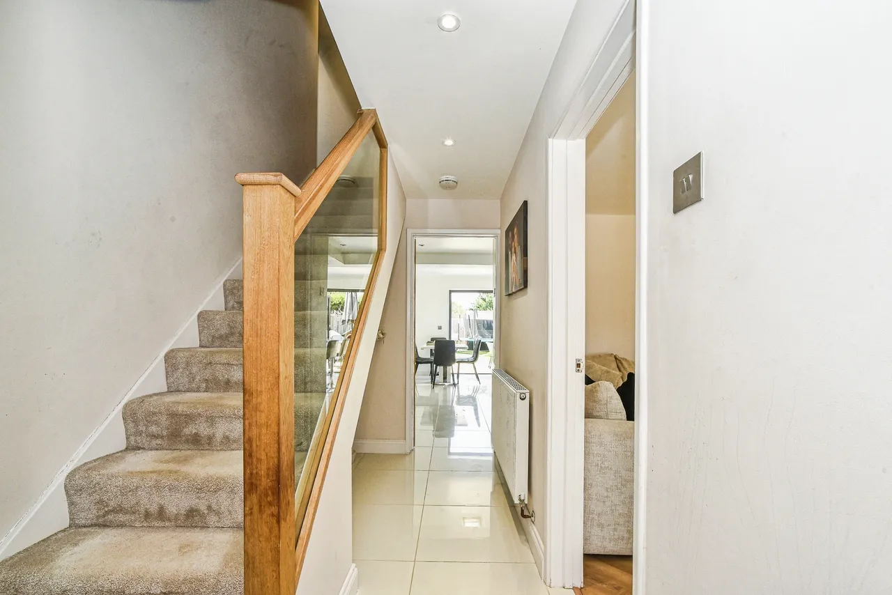 Swallowfield Avenue, Old Walcot, SN3, photo 2