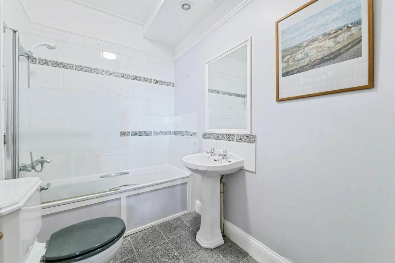 St. Peter Street, Tiverton, EX16, photo 6