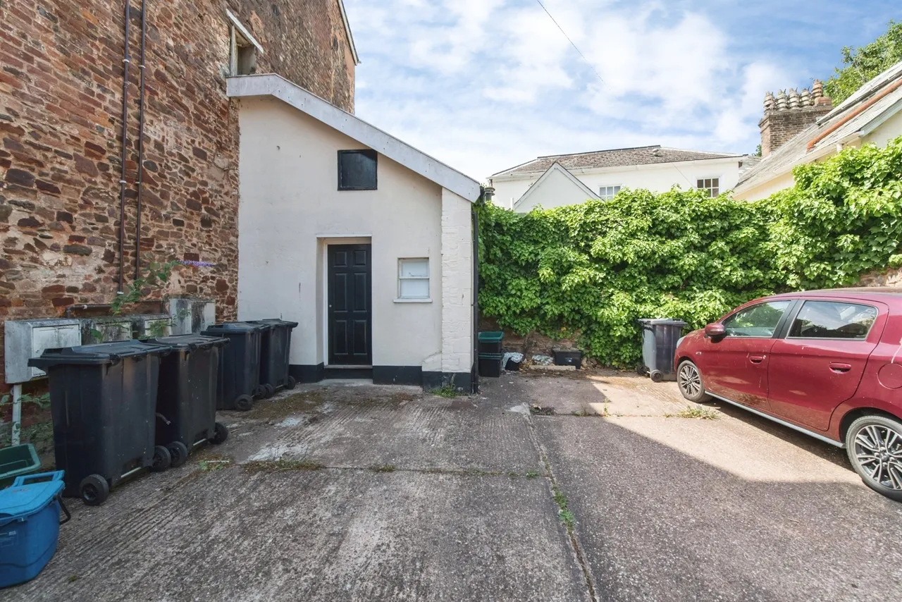 St. Peter Street, Tiverton, EX16, photo 11