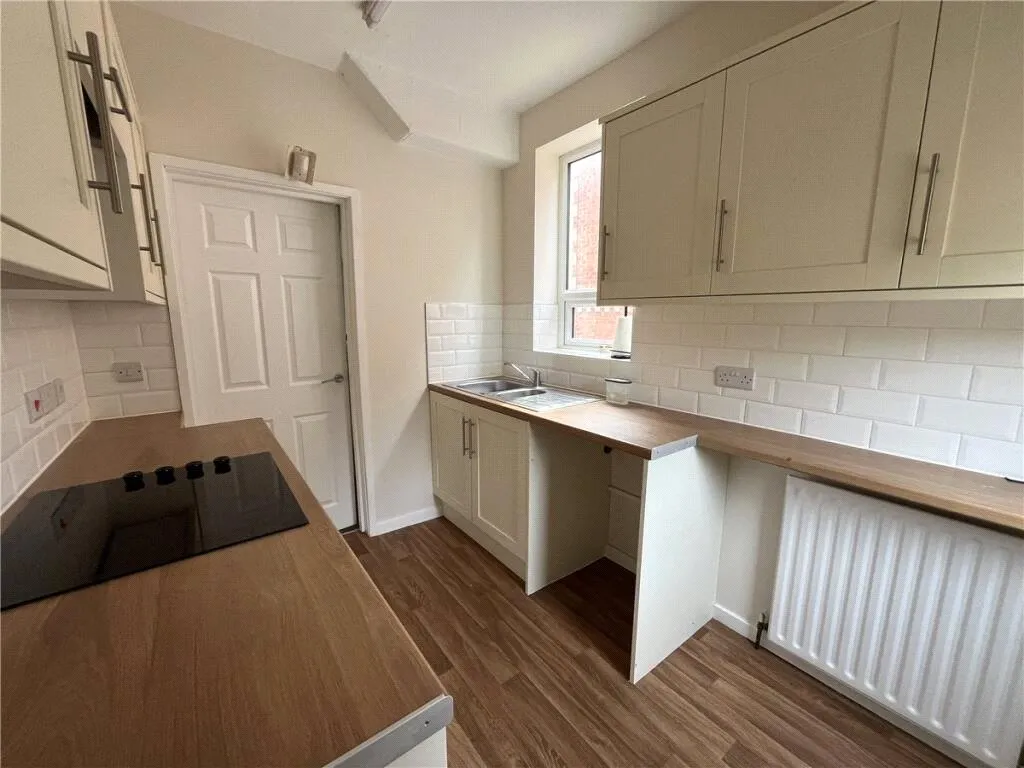 Doncaster Road, Mexborough, S64, photo 4