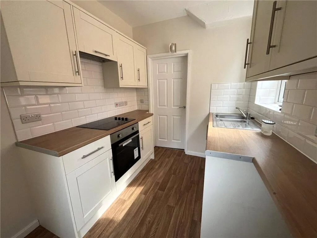Doncaster Road, Mexborough, S64, photo 3