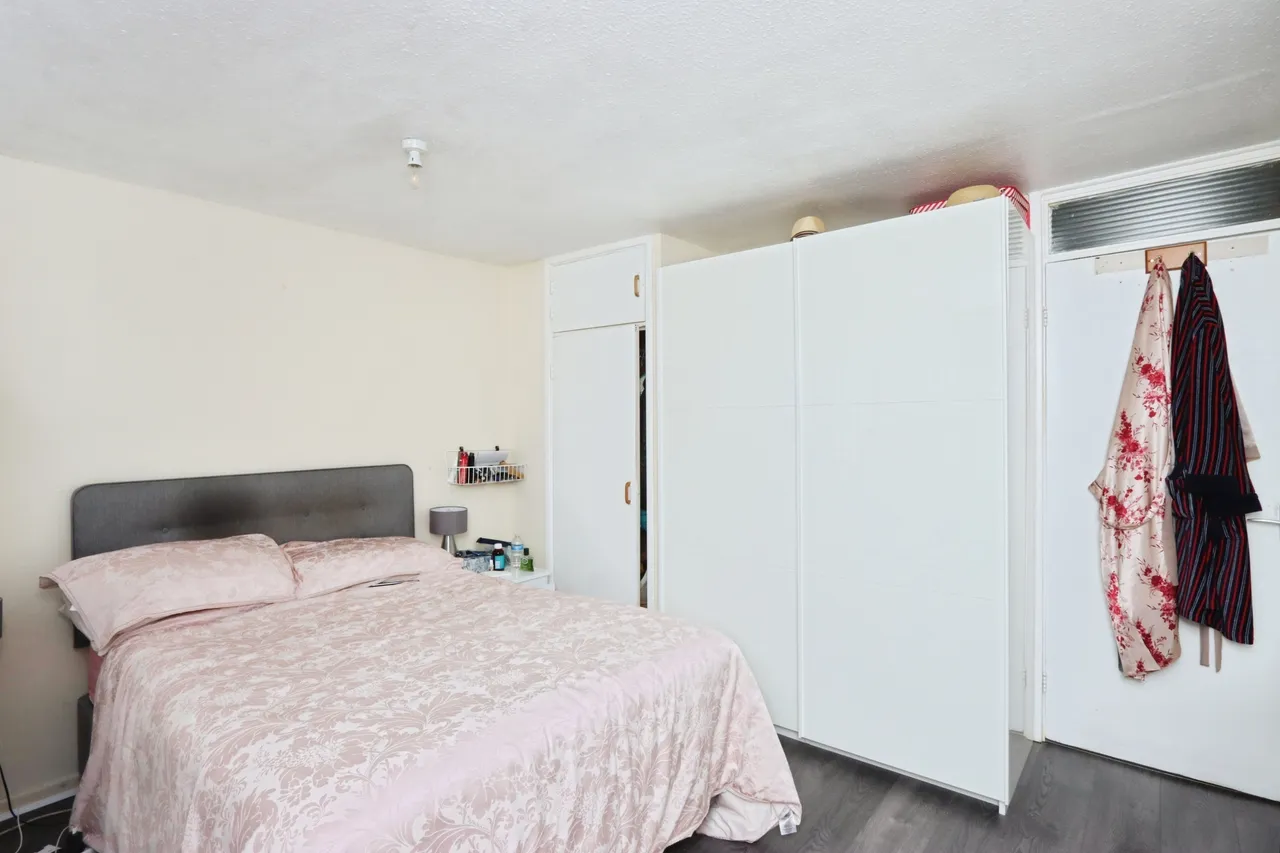 Batemoor Drive, SHEFFIELD, South Yorkshire, S8, photo 13