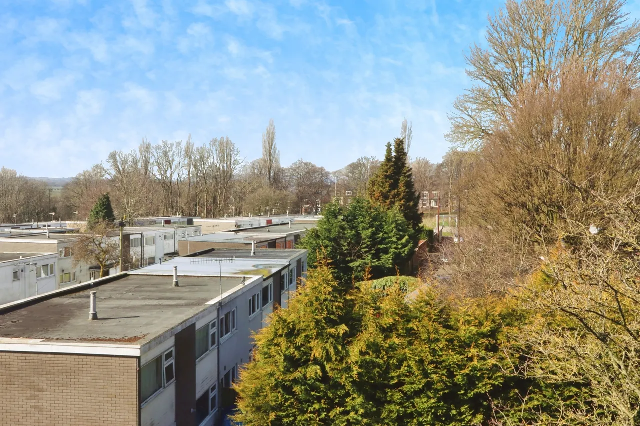 Batemoor Drive, SHEFFIELD, South Yorkshire, S8, photo 17