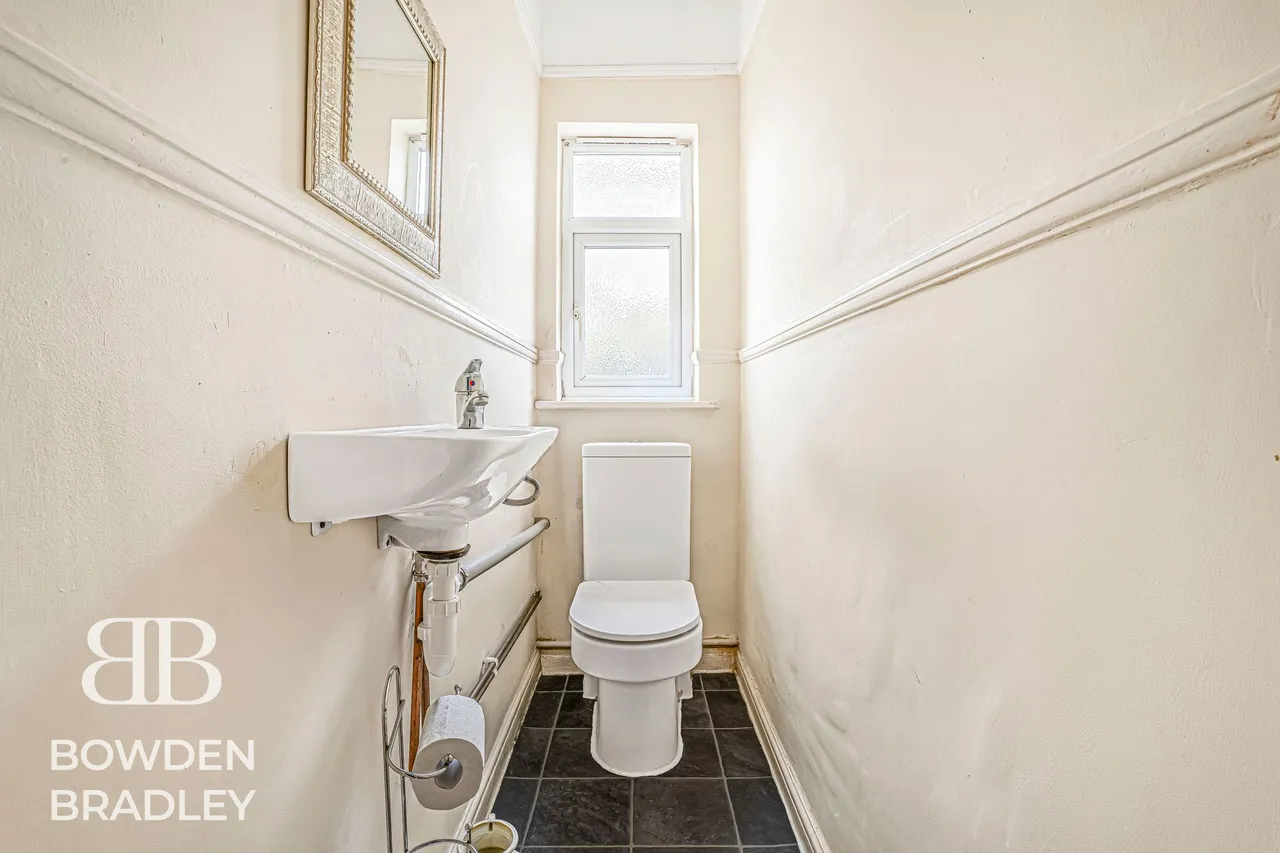 Glenham Drive, Newbury Park, IG2, photo 8