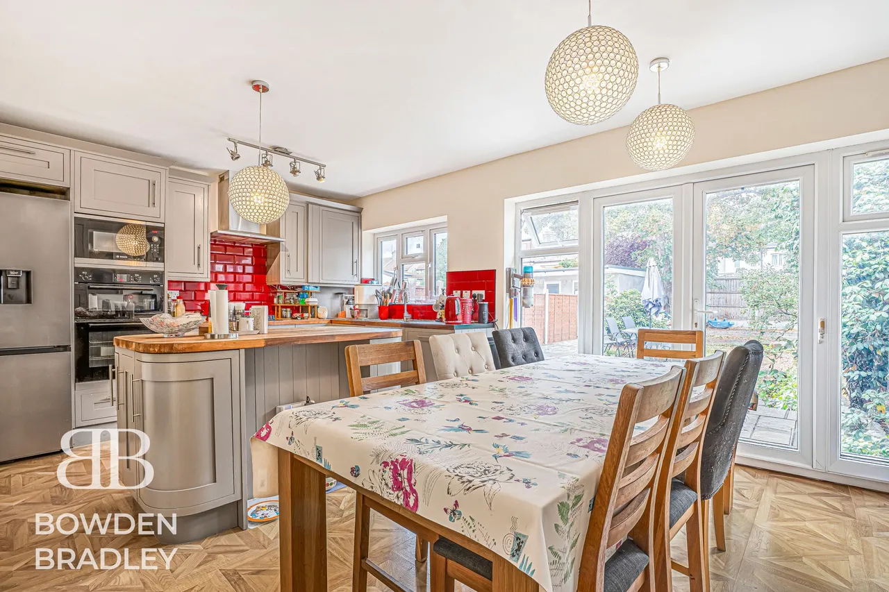 Glenham Drive, Newbury Park, IG2, photo 6