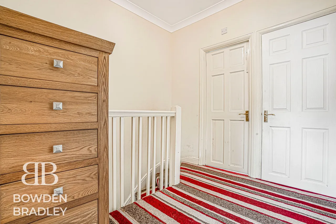 Glenham Drive, Newbury Park, IG2, photo 10