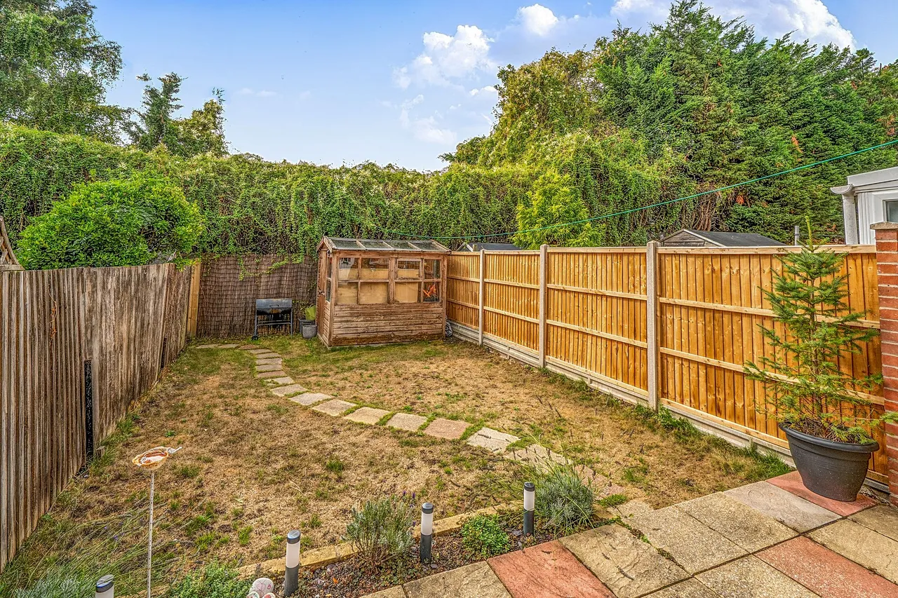 Tufts Meadow, Midhurst, GU29, photo 13