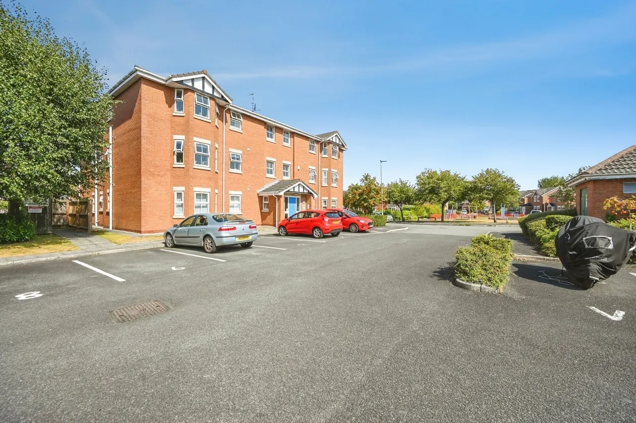 Finsbury Close, Great Sankey, Warrington, Cheshire, WA5, photo 13