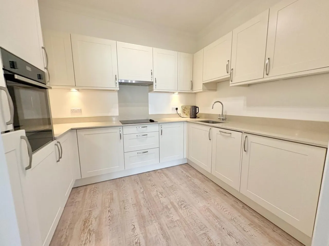 Sandbanks Road, BH14, photo 9