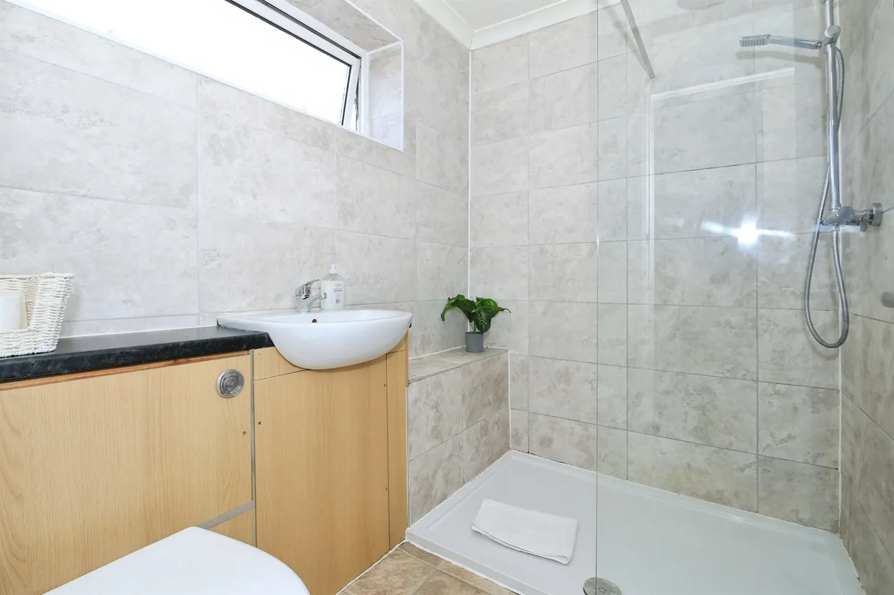 Benland, Bretton, PE3, photo 7