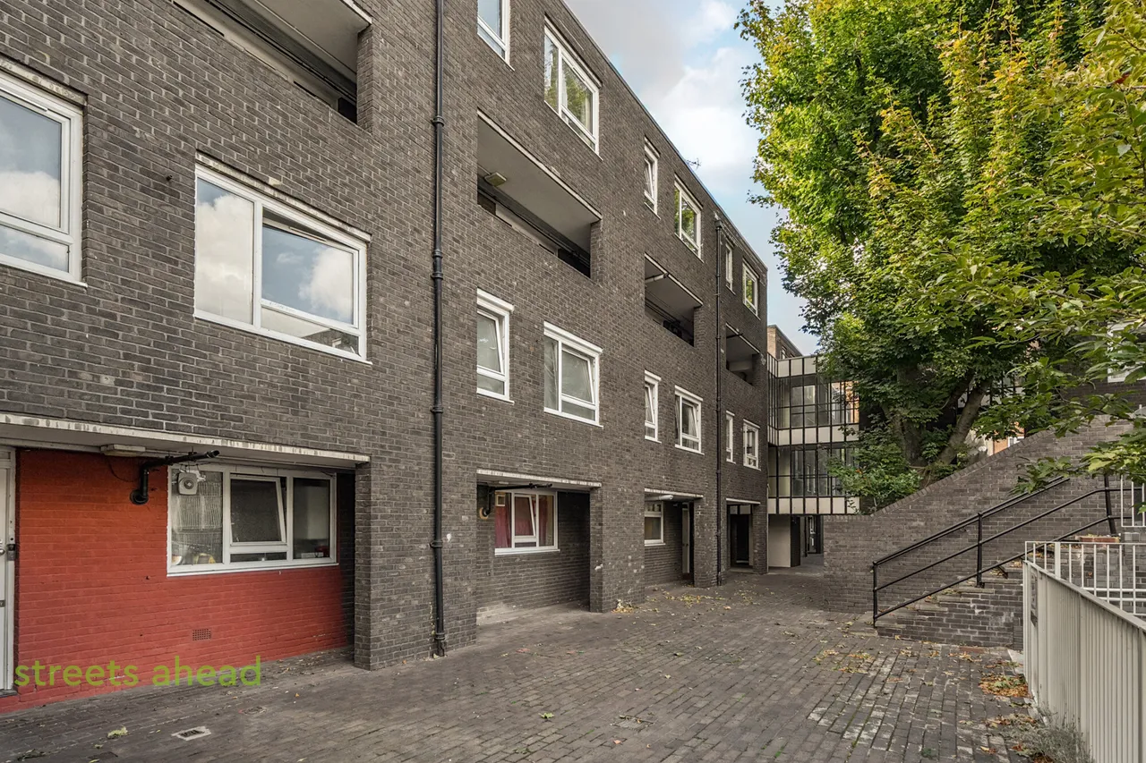 2 bed flat for sale, Rutley Close, London, SE17